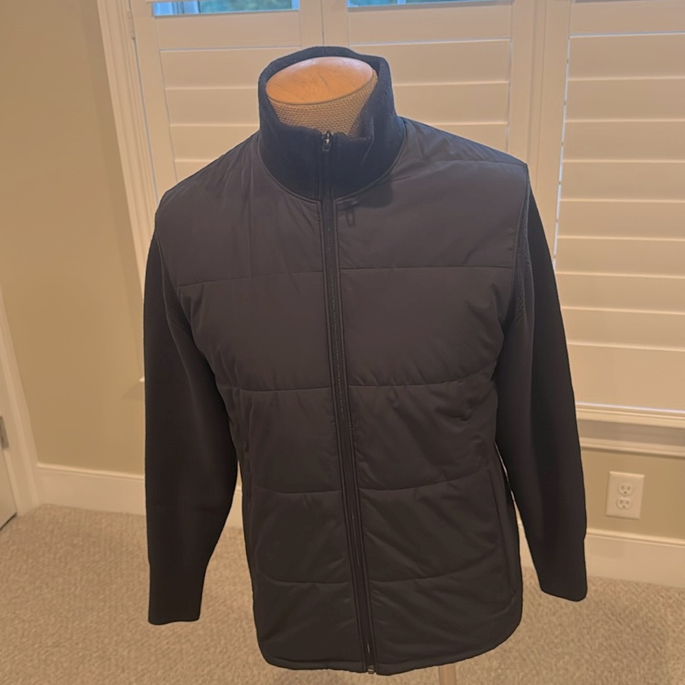 Lululemon water-repellent full-zip sweater, EUC, classic navy, Medium